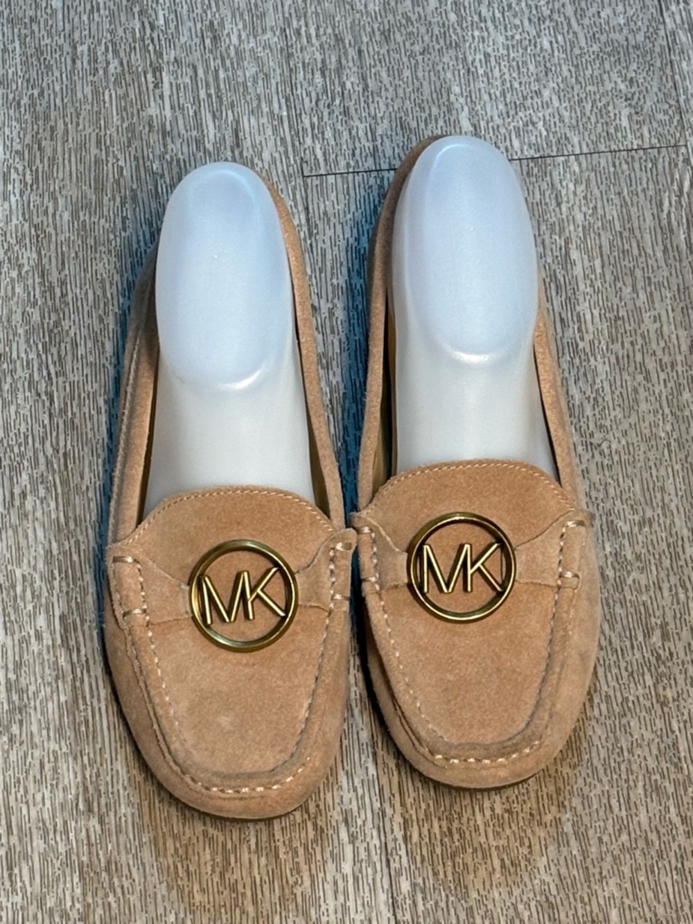 MICHAEL KORS LEATHER TAN LOAFERS SIZE 6.5M